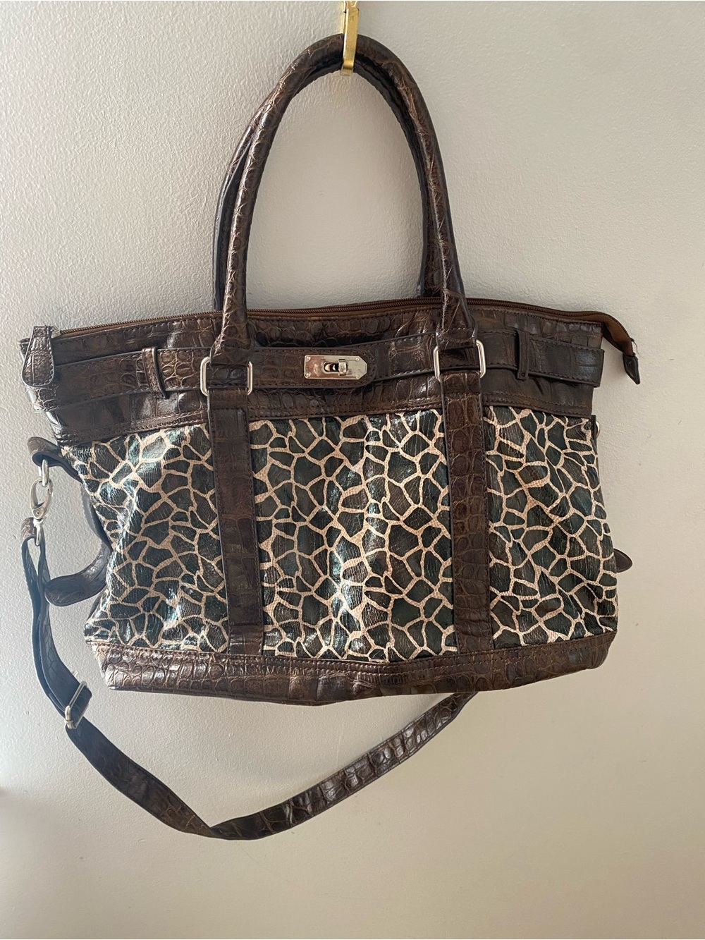 aphOrism Animal Print Shoulder Bag With Multiple Pockets